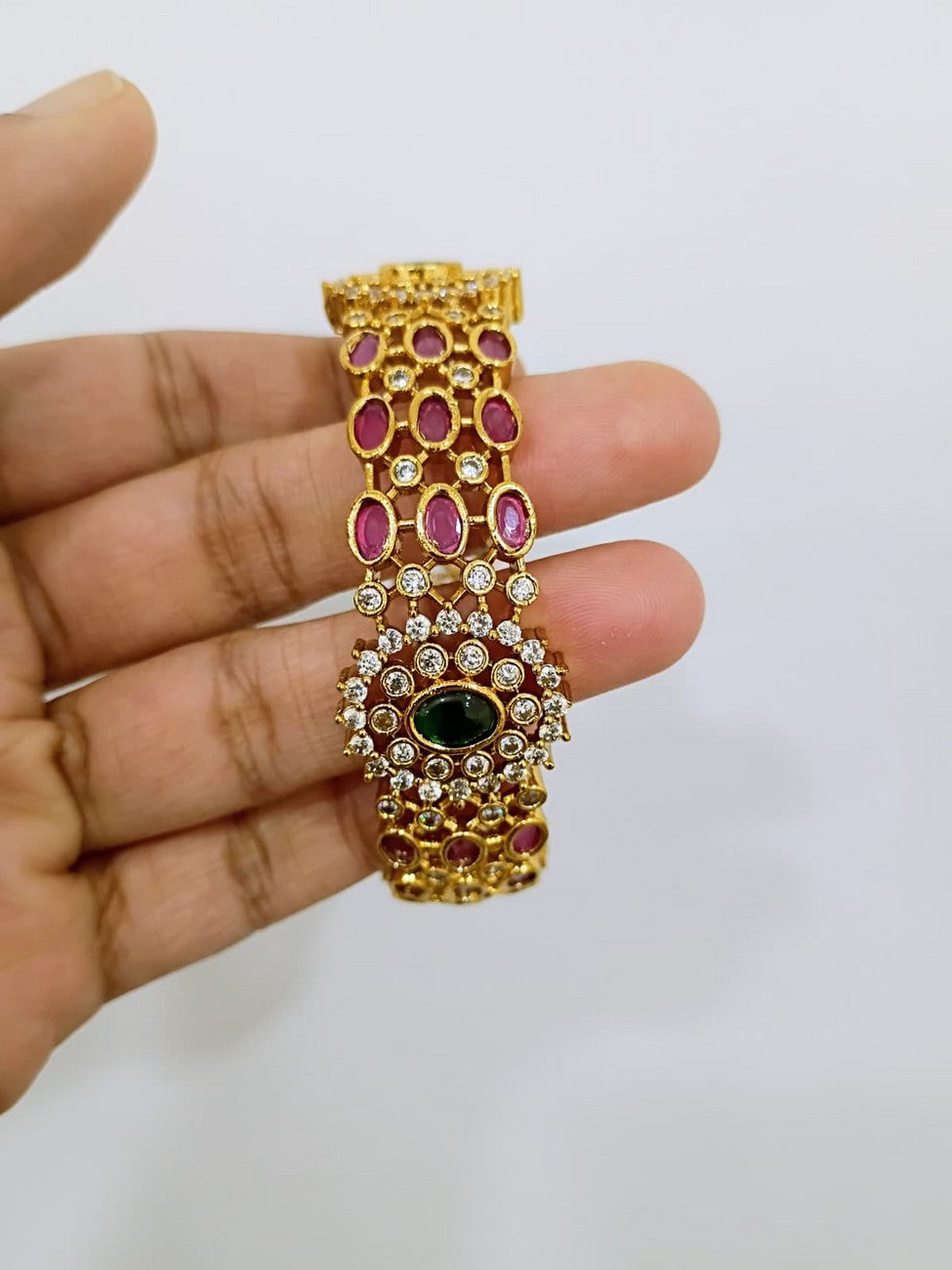 2.4 size bangles B50