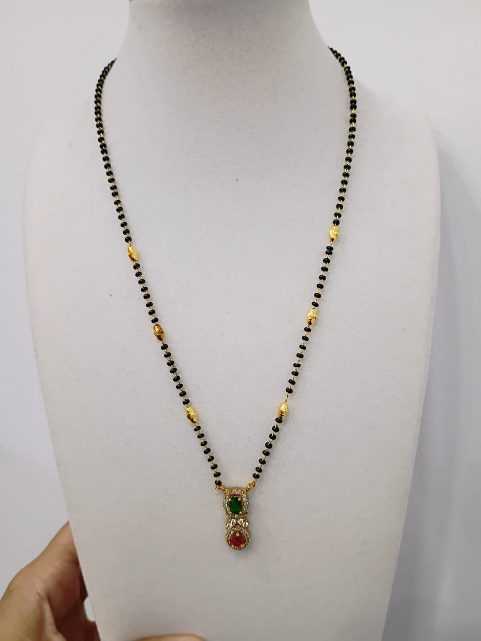18 inches Black beads chain B113