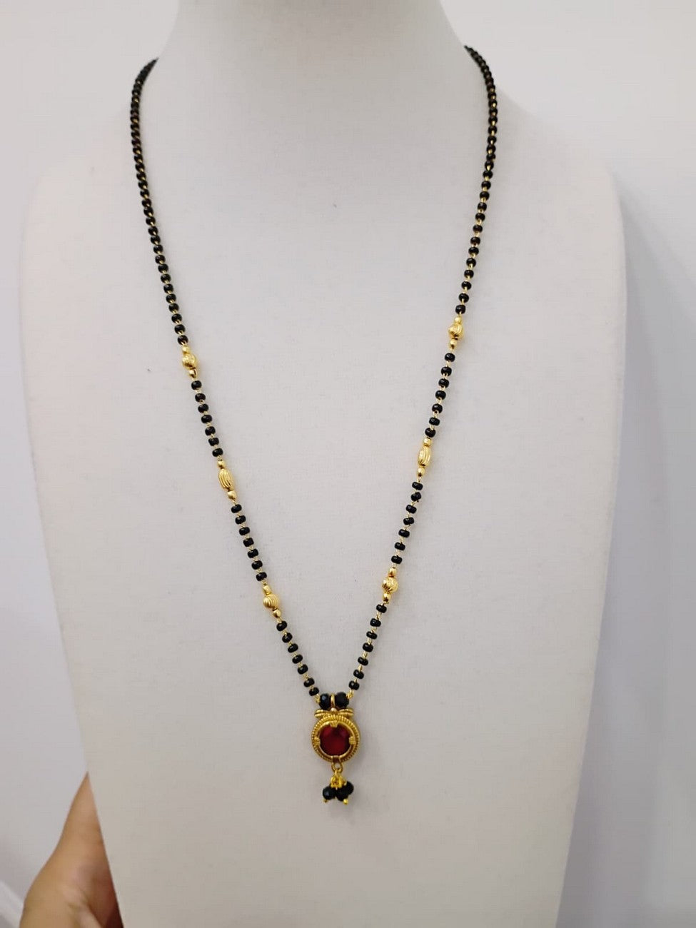 18 inches Black beads chain B116