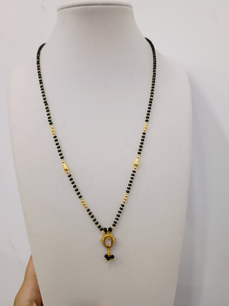 18 inches Black beads chain B117