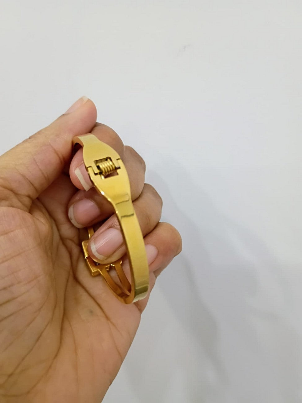 Anti Tarnish openable fits for 2.2, 2.4 size Bracelet - AT13