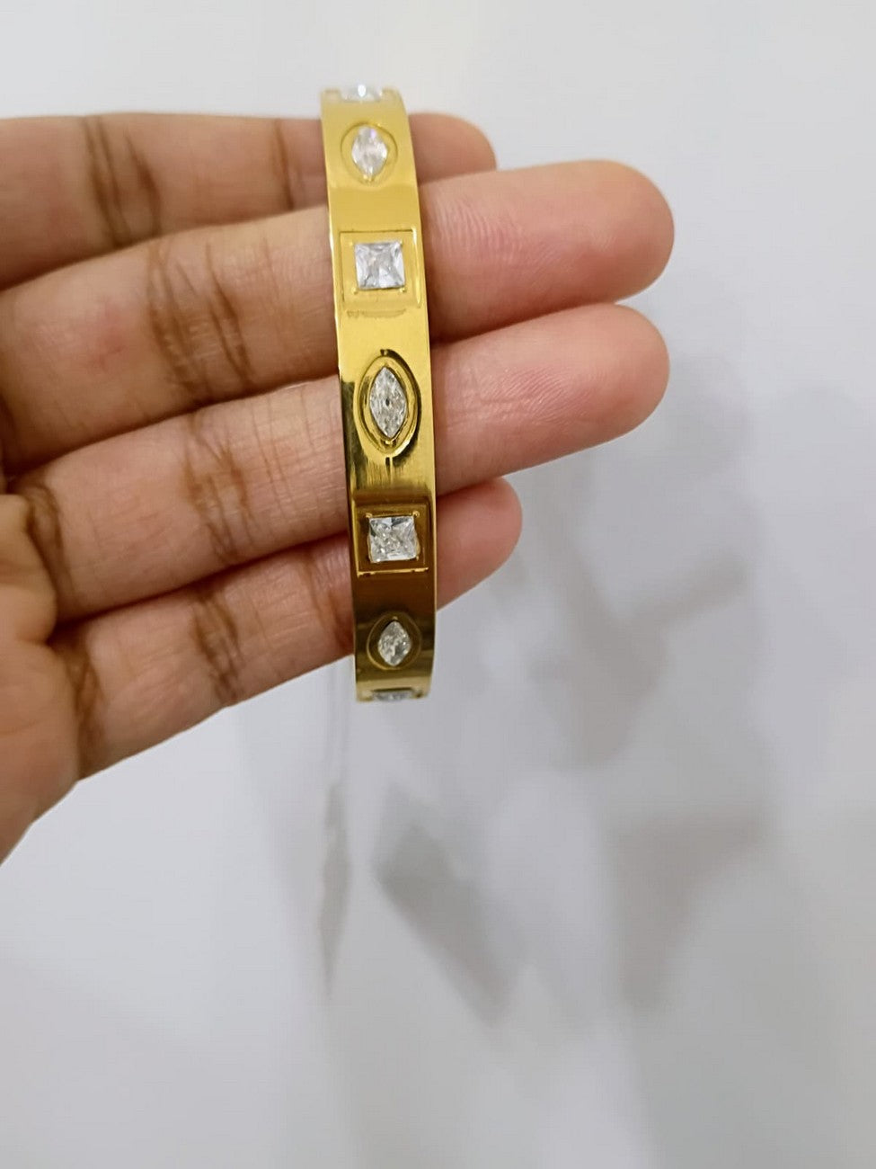Anti Tarnish Openable Fits for 2.6, 2.8 size Bracelet - AT29