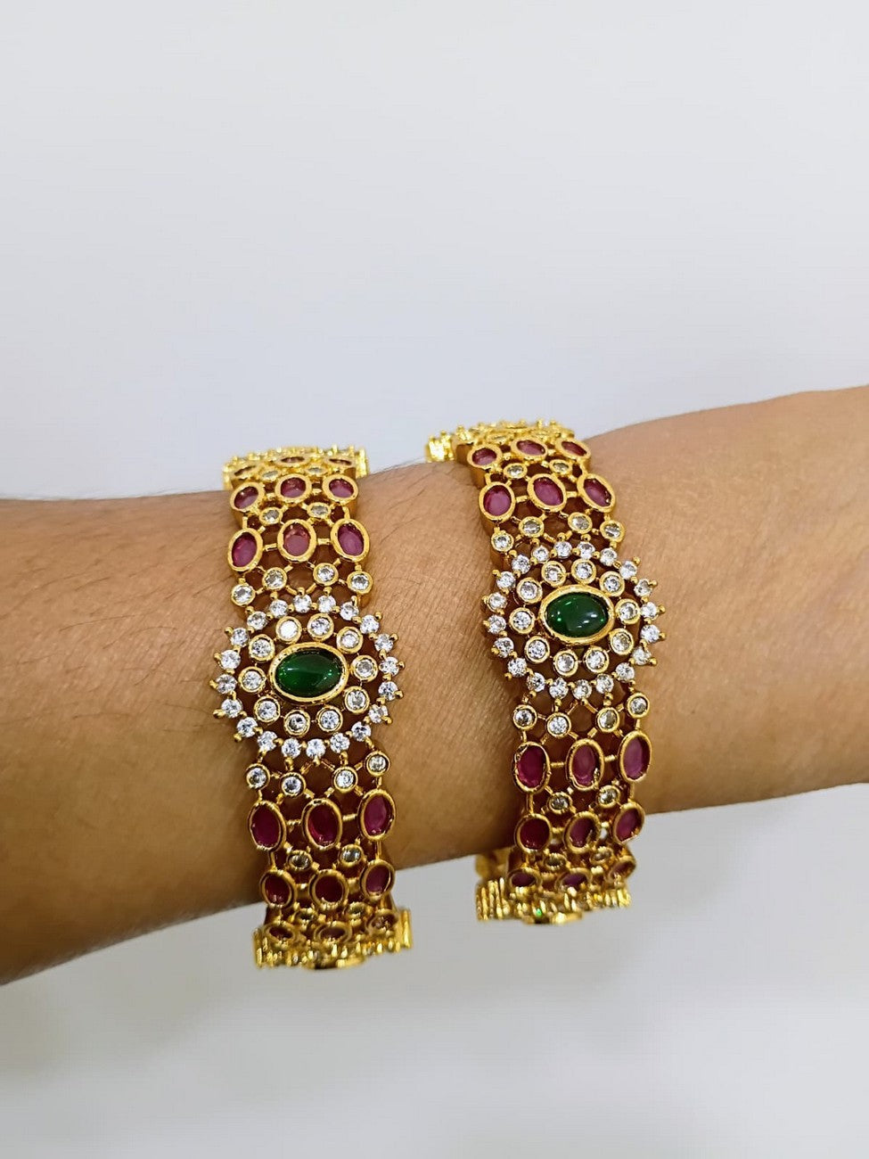 2.4 size bangles B50