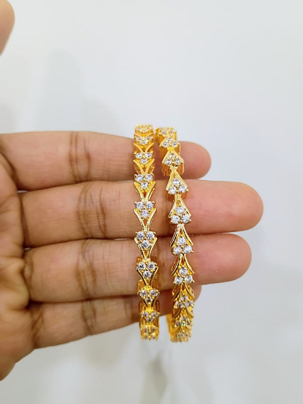 2.4 size bangles B51