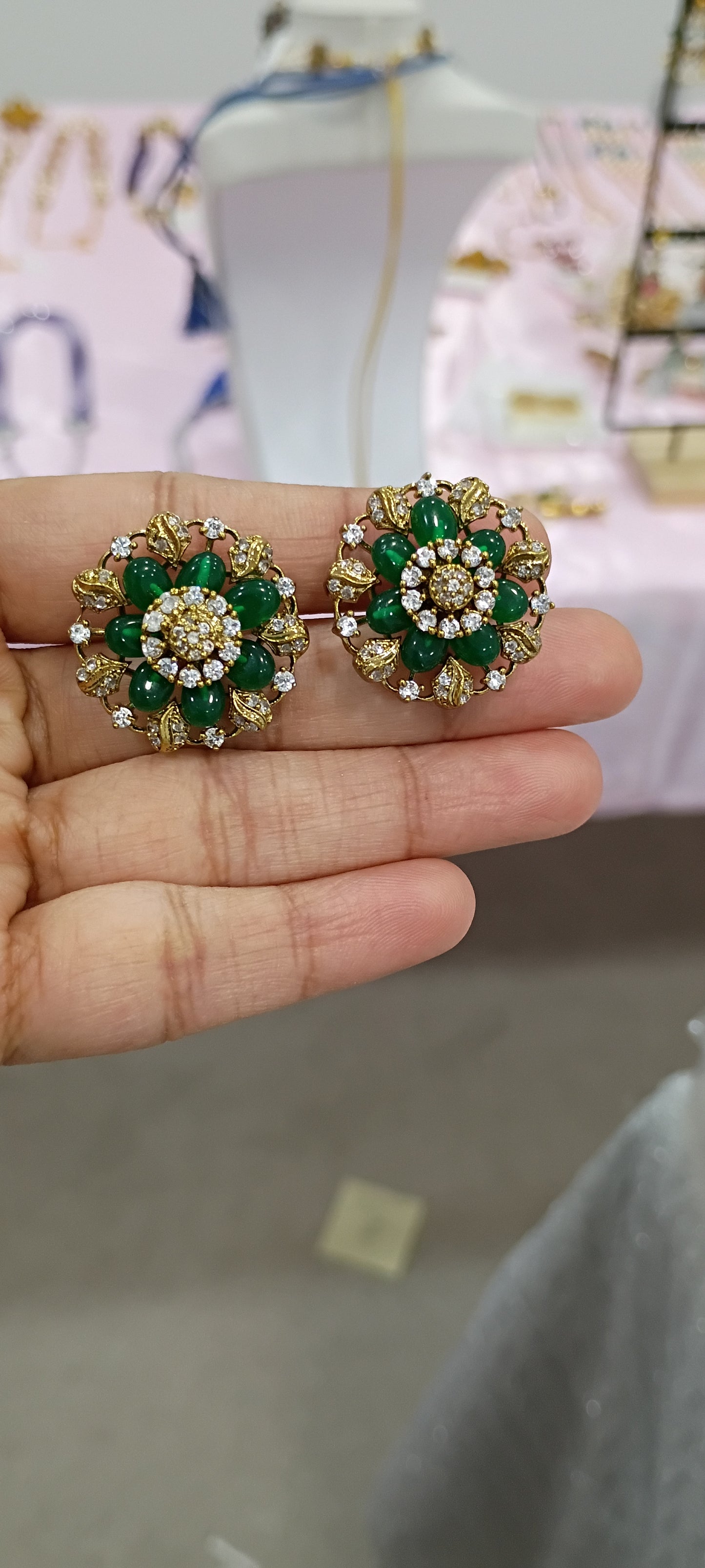 EarStuds E136