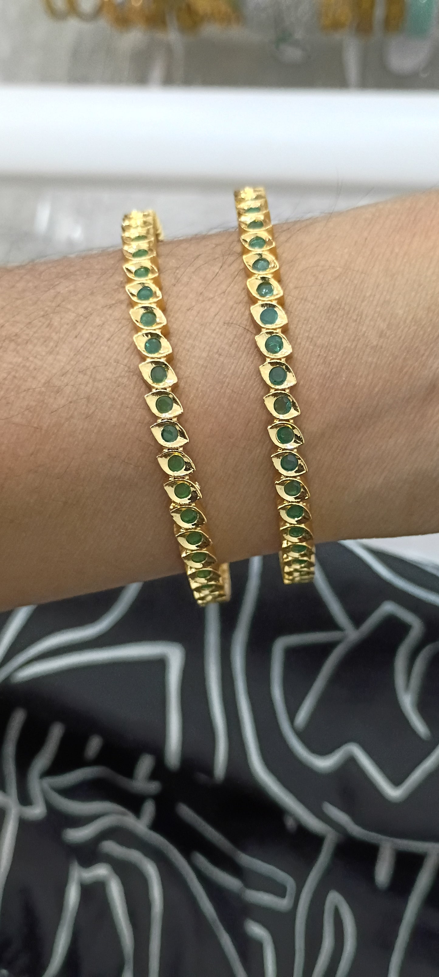 2.6 Bangles B28