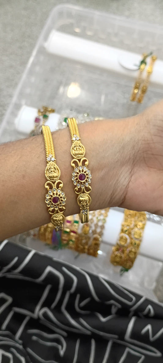 2.6 Bangles B31