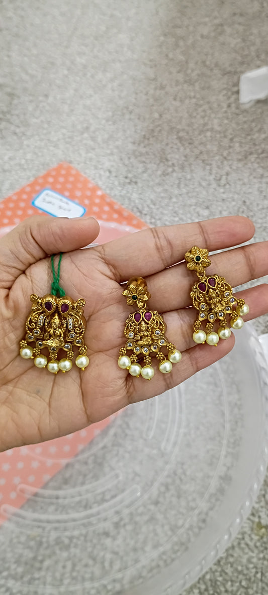 Pendant set with Ear Rings P14