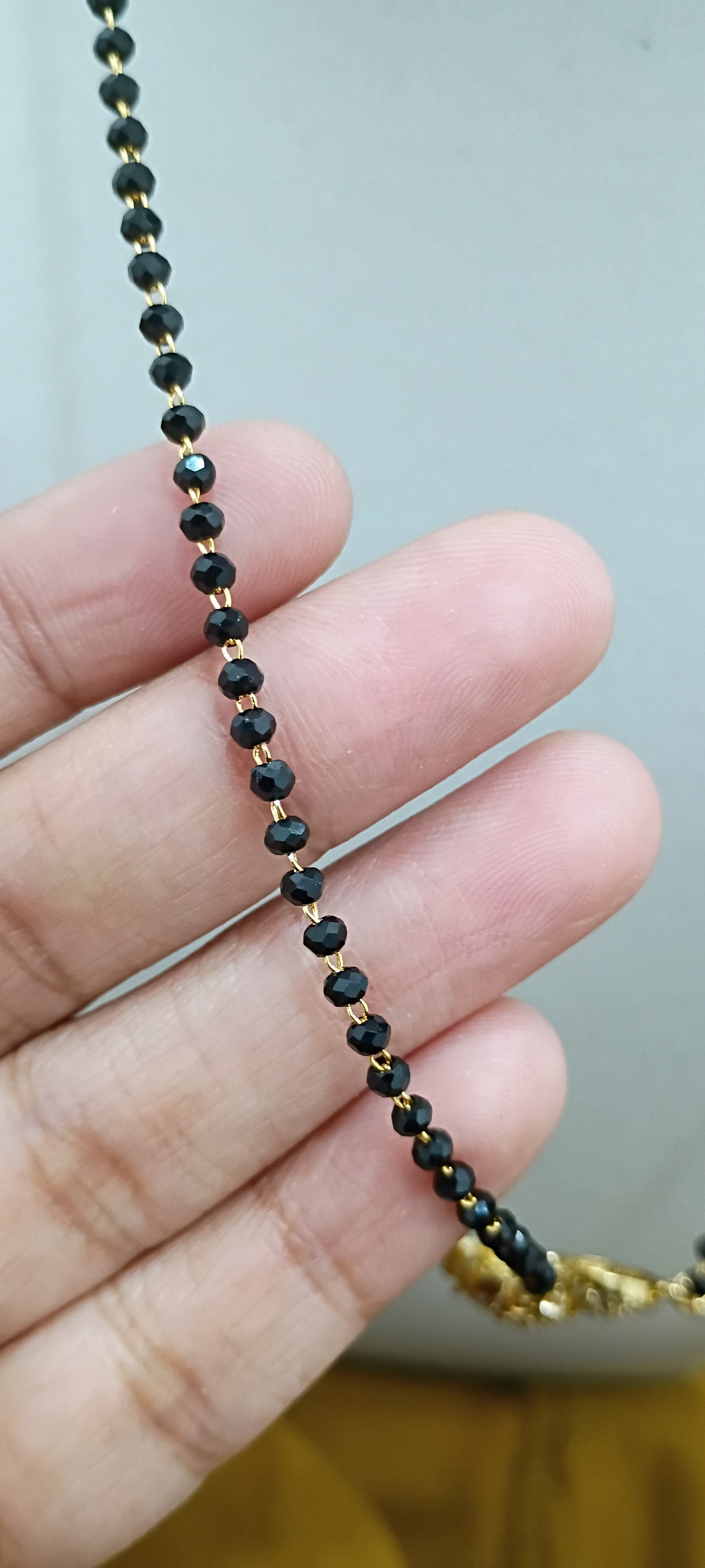 18 inches Black beads chain B36