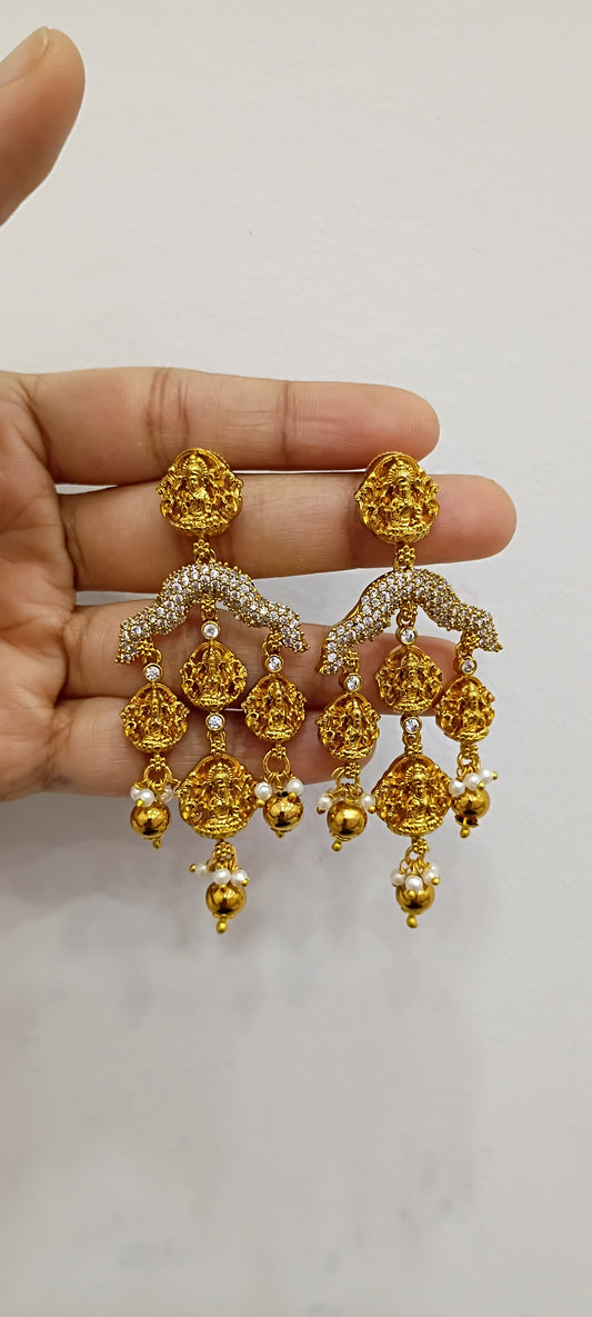 Earrings E21