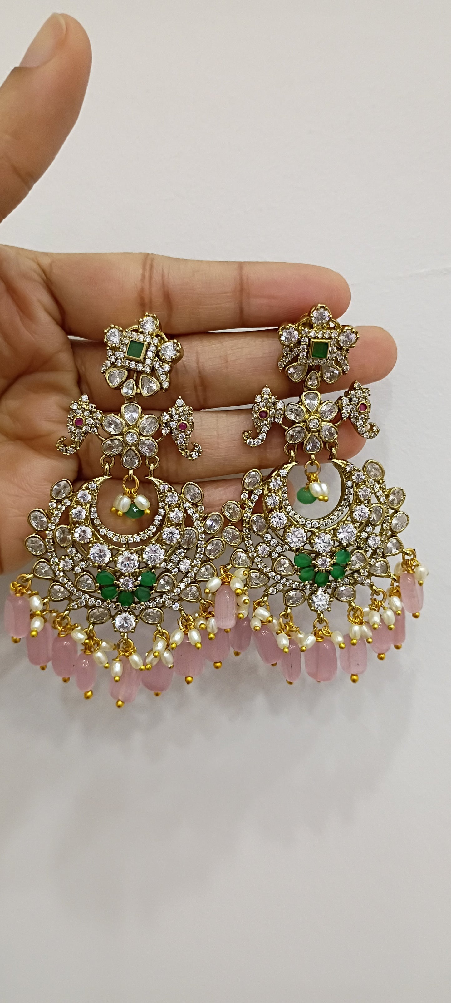 Earrings E18