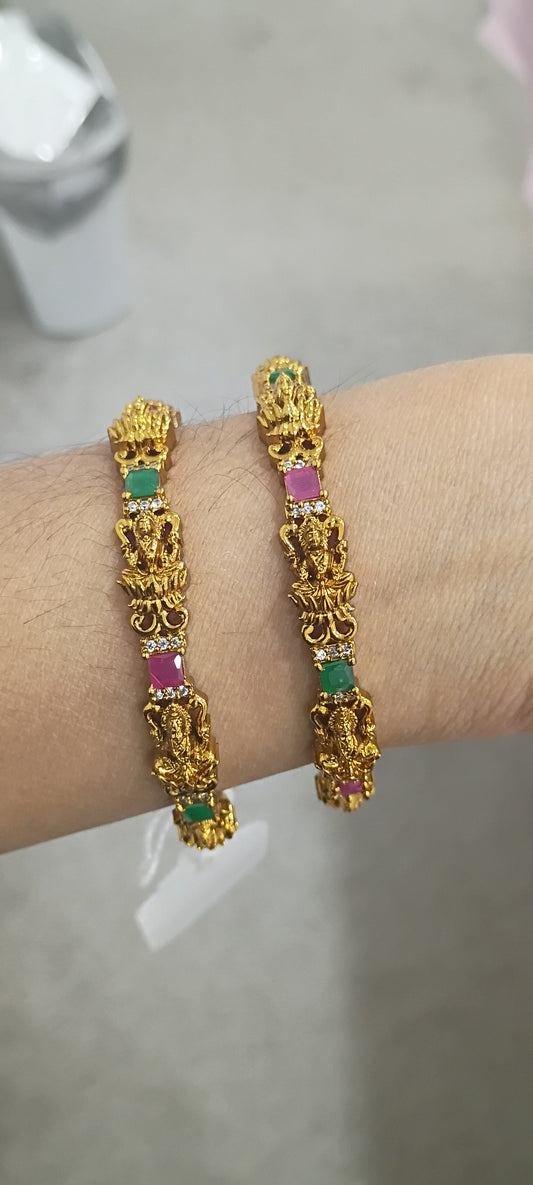 2.4 bangles B17