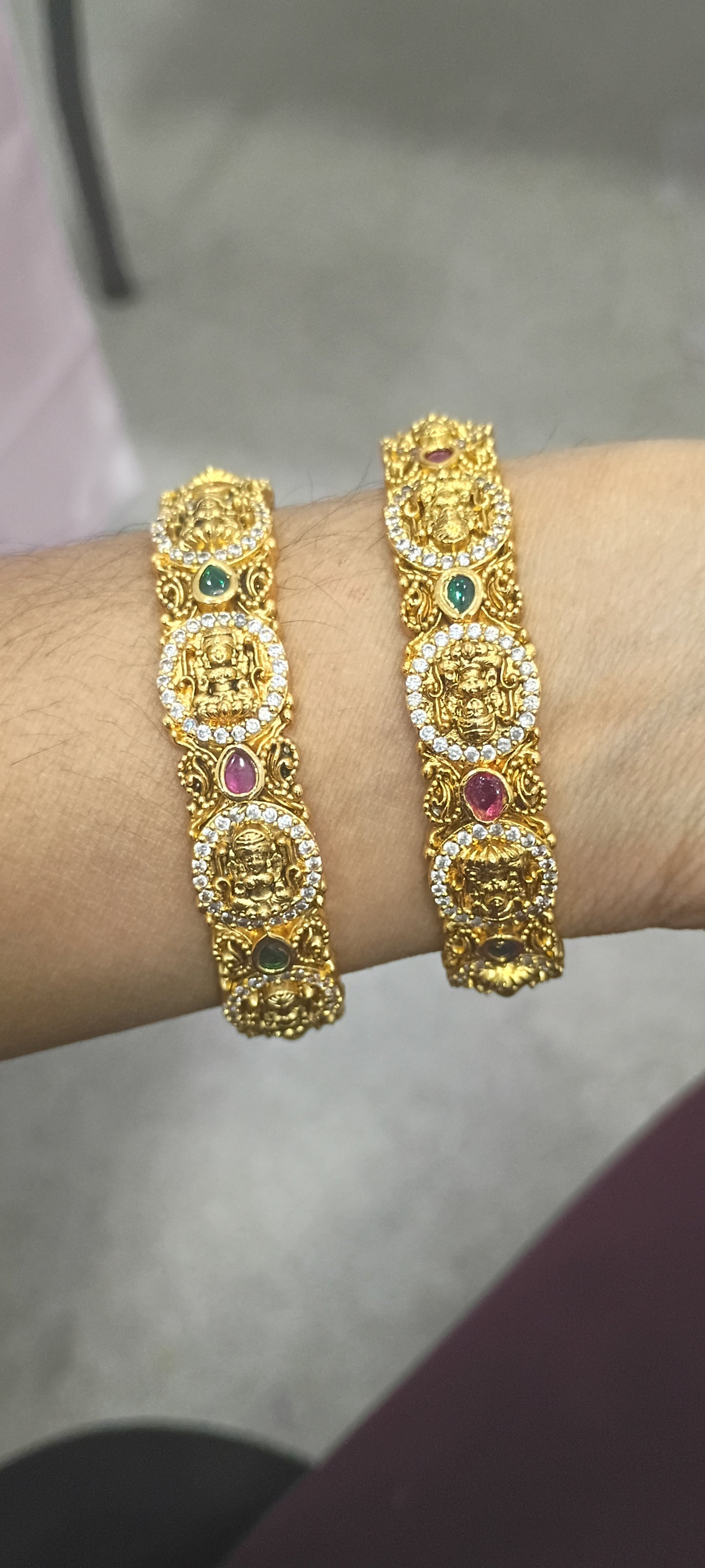 2.4 bangles B6
