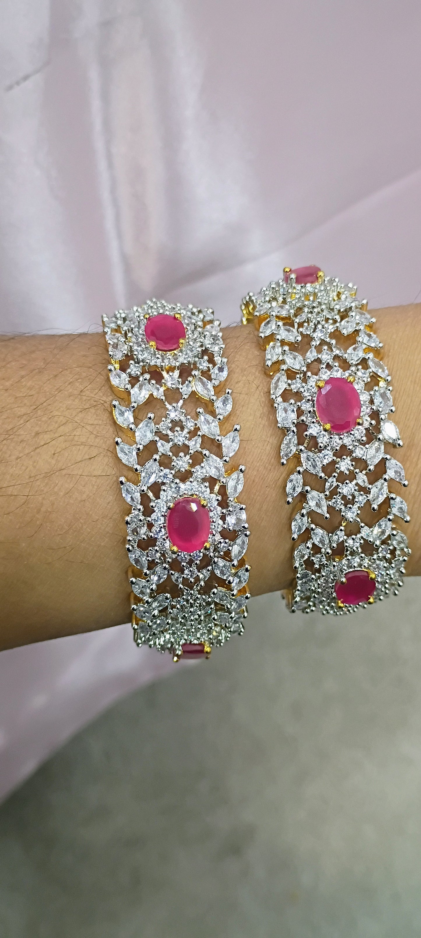 2.4 Gj bangles B3
