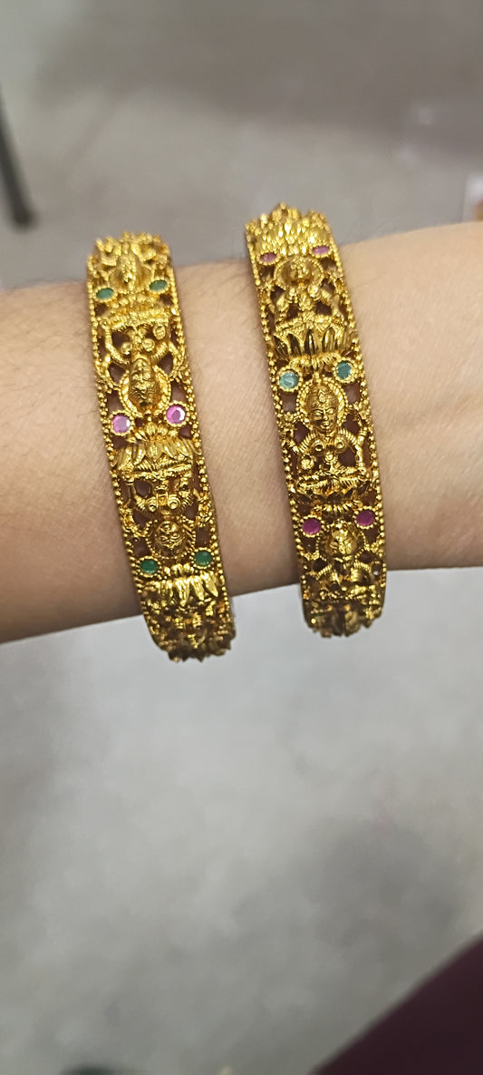 2.4 bangles B18