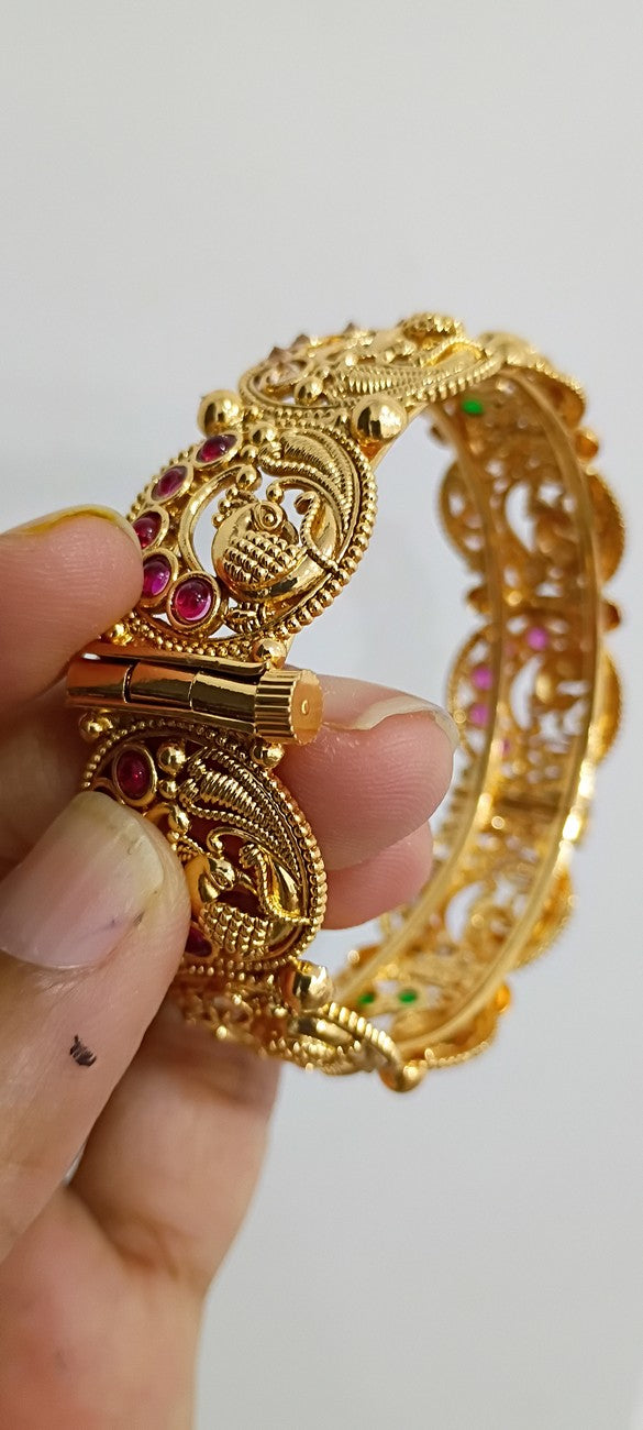 2.6 bangles B47 Openable