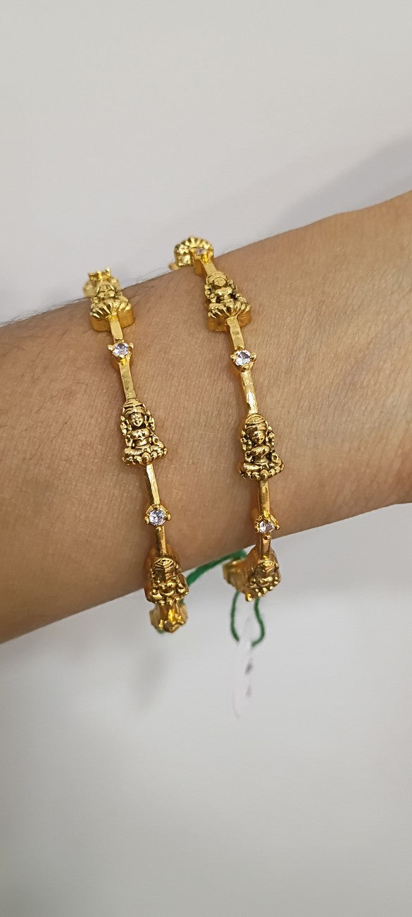 2.6 bangles B37